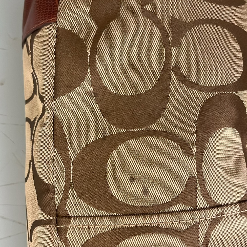 Authentic Coach Purse with dust bag - Picture 8 of 8